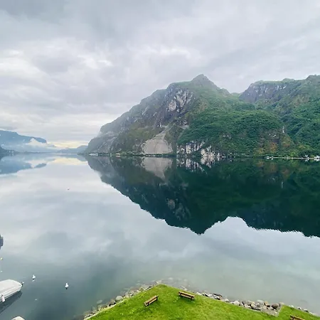 Grand View 3 アパート *